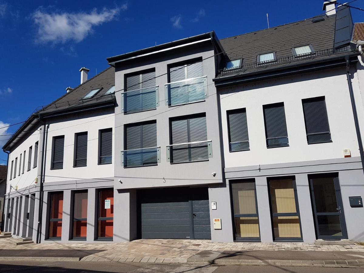 Silver Lodge Apartments Еґер Екстер'єр фото