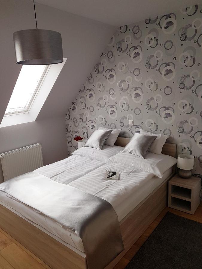Silver Lodge Apartments Еґер Екстер'єр фото