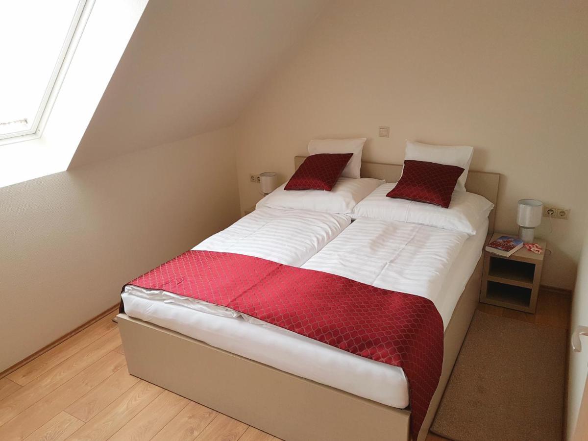 Silver Lodge Apartments Еґер Екстер'єр фото