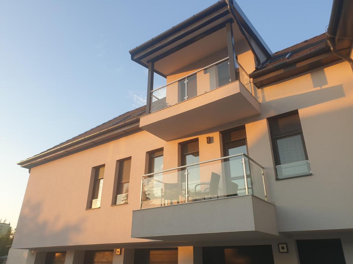 Silver Lodge Apartments Еґер Екстер'єр фото