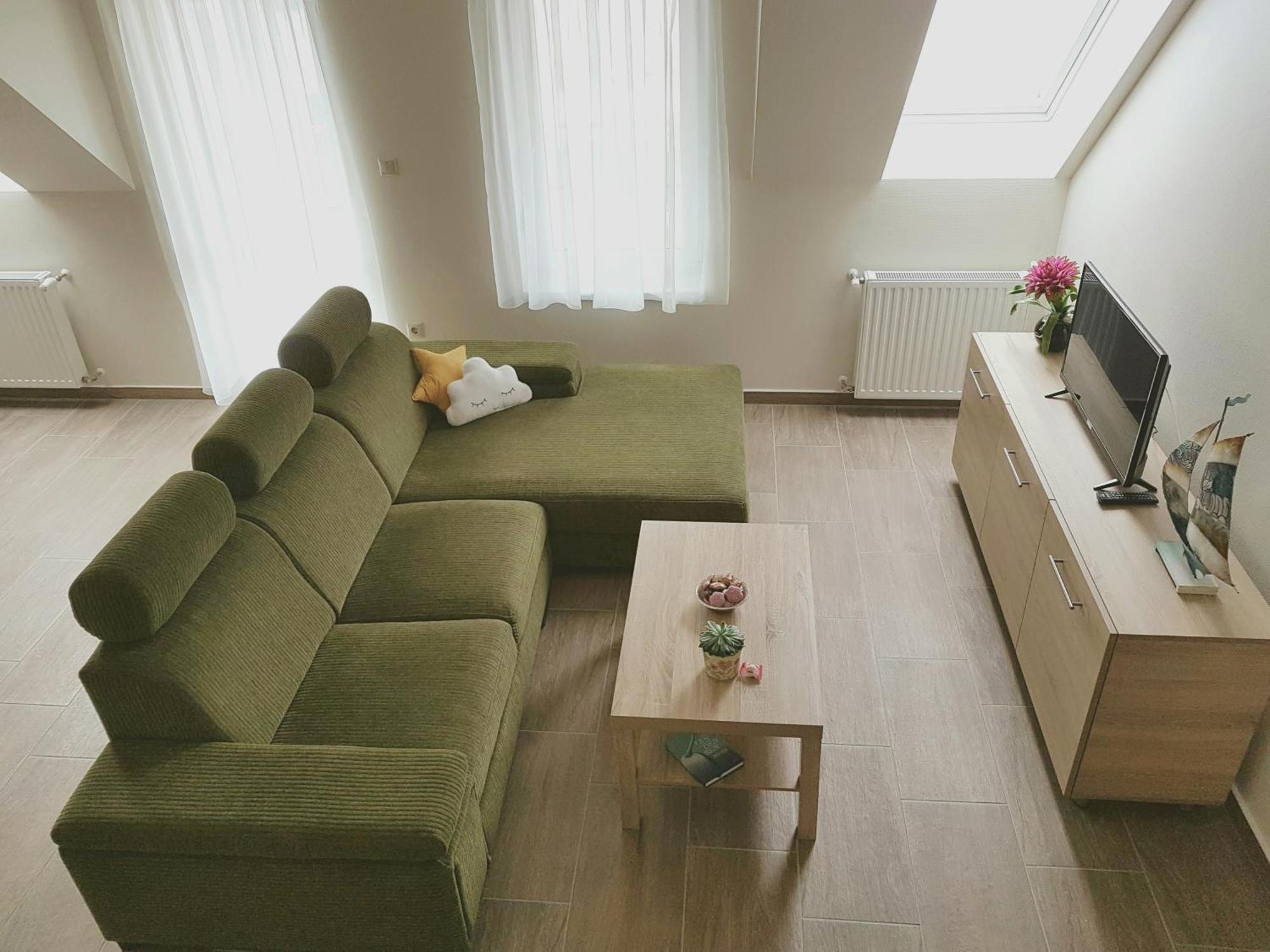 Silver Lodge Apartments Еґер Номер фото