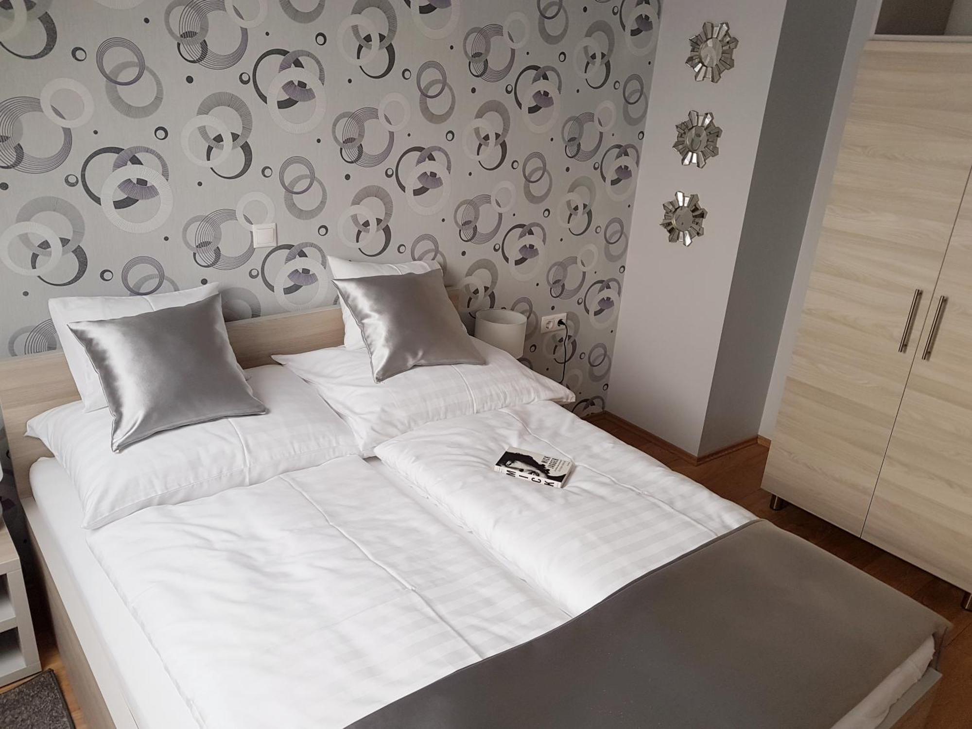 Silver Lodge Apartments Еґер Номер фото
