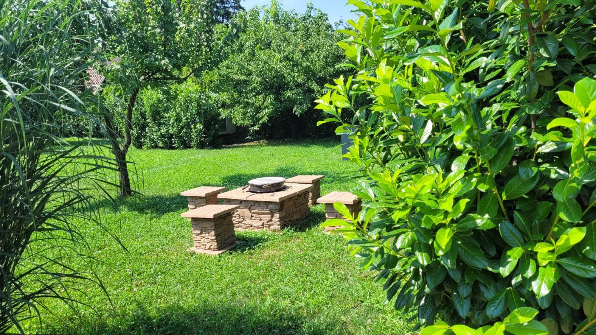 Silver Lodge Apartments Еґер Екстер'єр фото