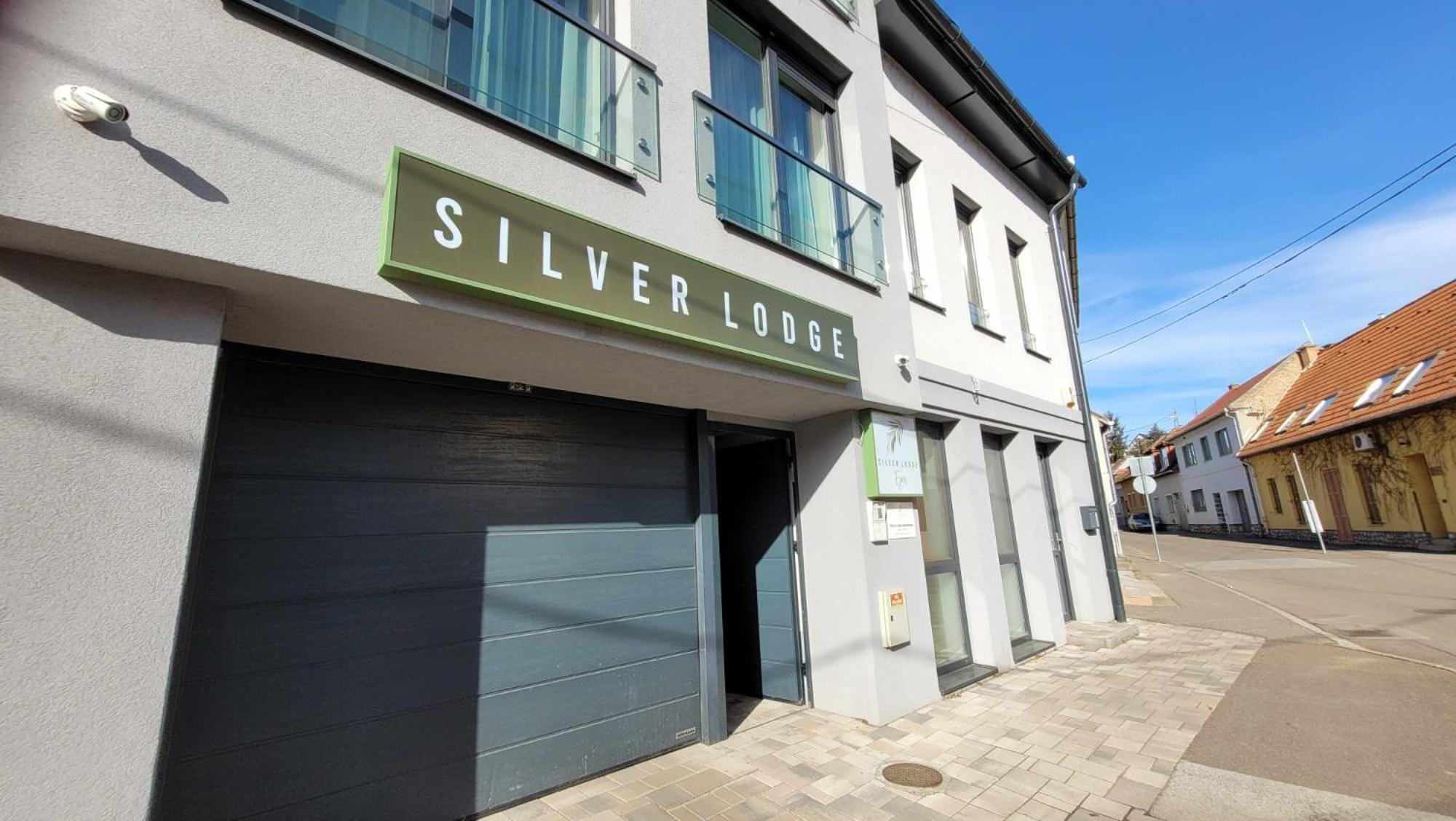 Silver Lodge Apartments Еґер Екстер'єр фото