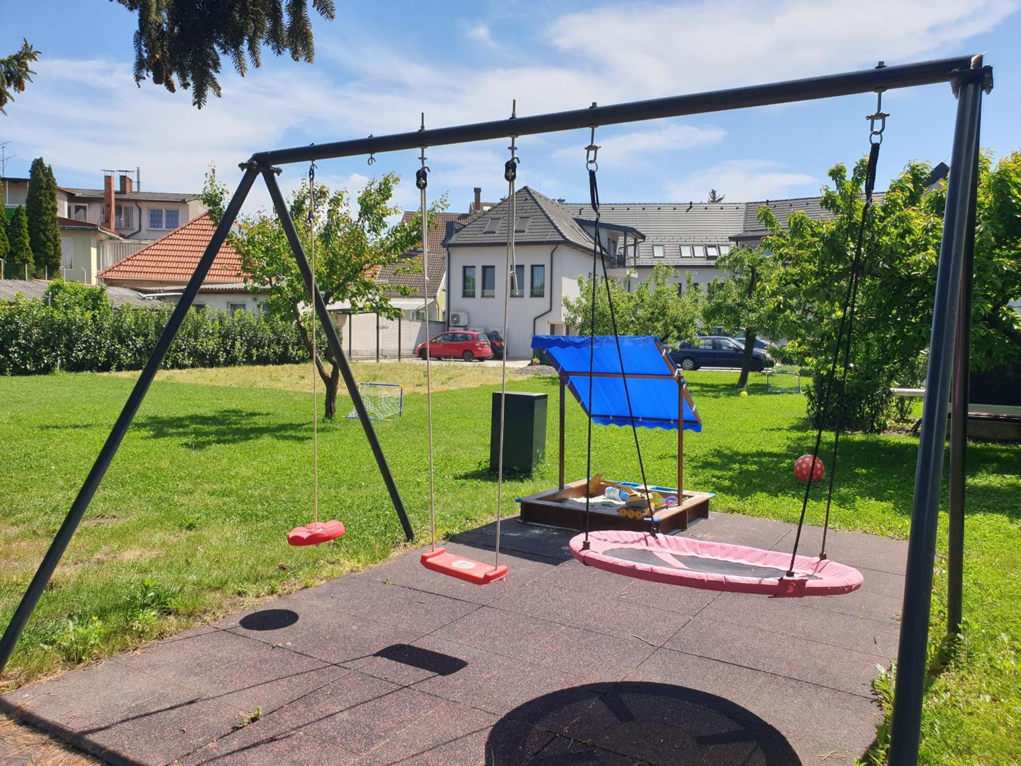 Silver Lodge Apartments Еґер Екстер'єр фото